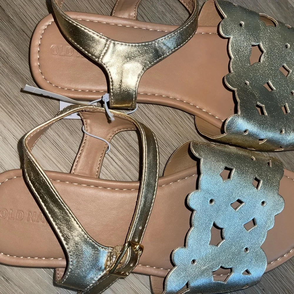 Old Navy Gold Floral Cutout Girls Sandals